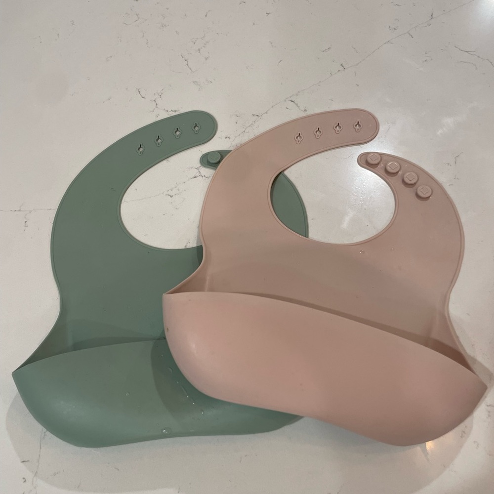 Mushi Silicone Bibs set of 2